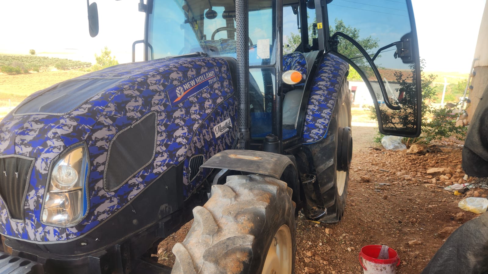 New Holland TD100 kaput ve çamurluk branda seti