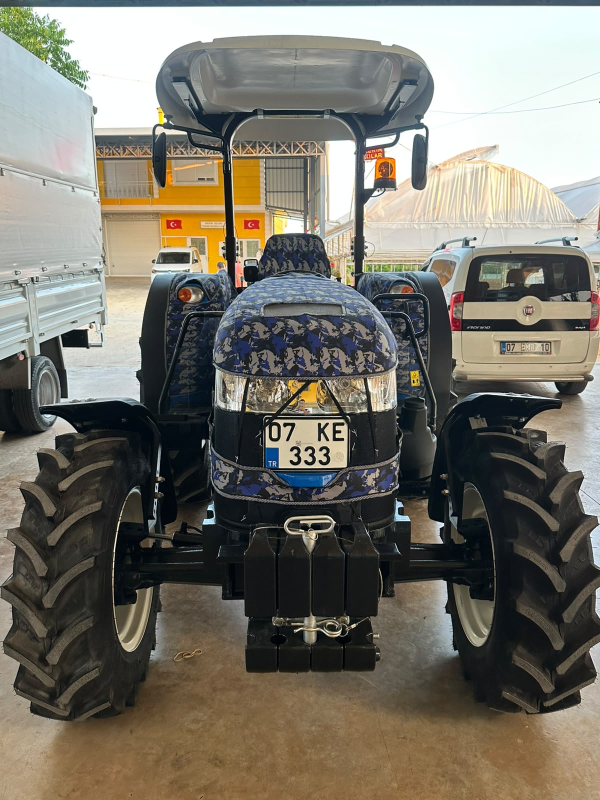 New Holland TT65 traktör kaput brandası